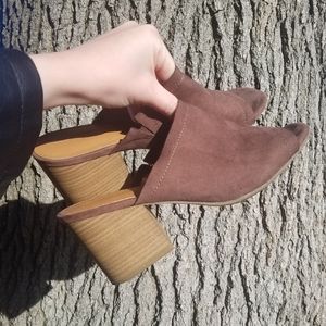 Universal Thread Heeled Mules